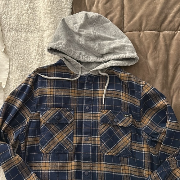 Vans flannel with hoody and pockets. Worn once size small - Picture 2 of 3